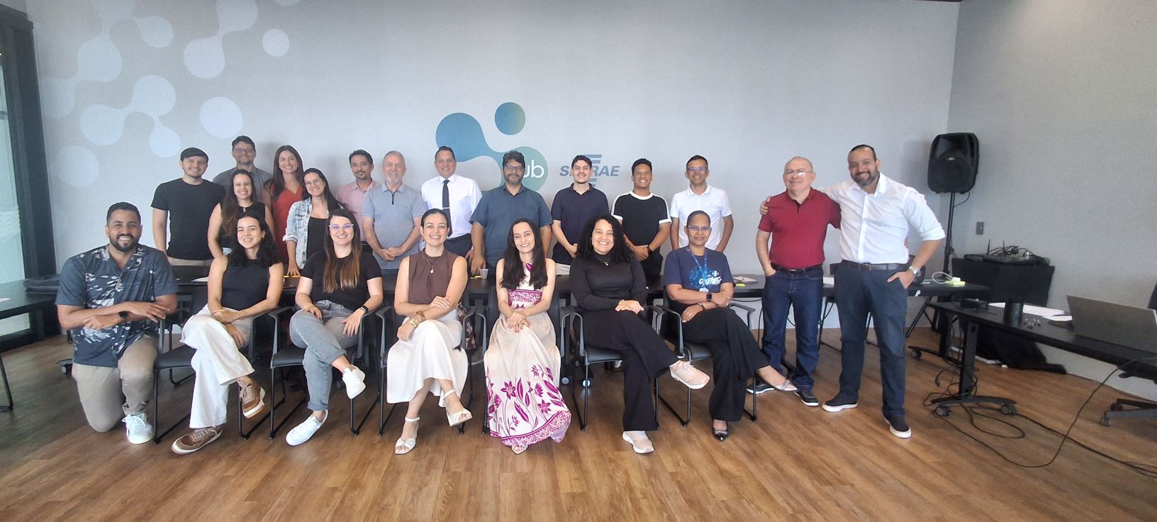 Colíderes do ecossistema de inovação da Paraíba reunidos durante o 2º Workshop de Líderes promovido pelo Farol Digital no Hub Sebrae, em João Pessoa.